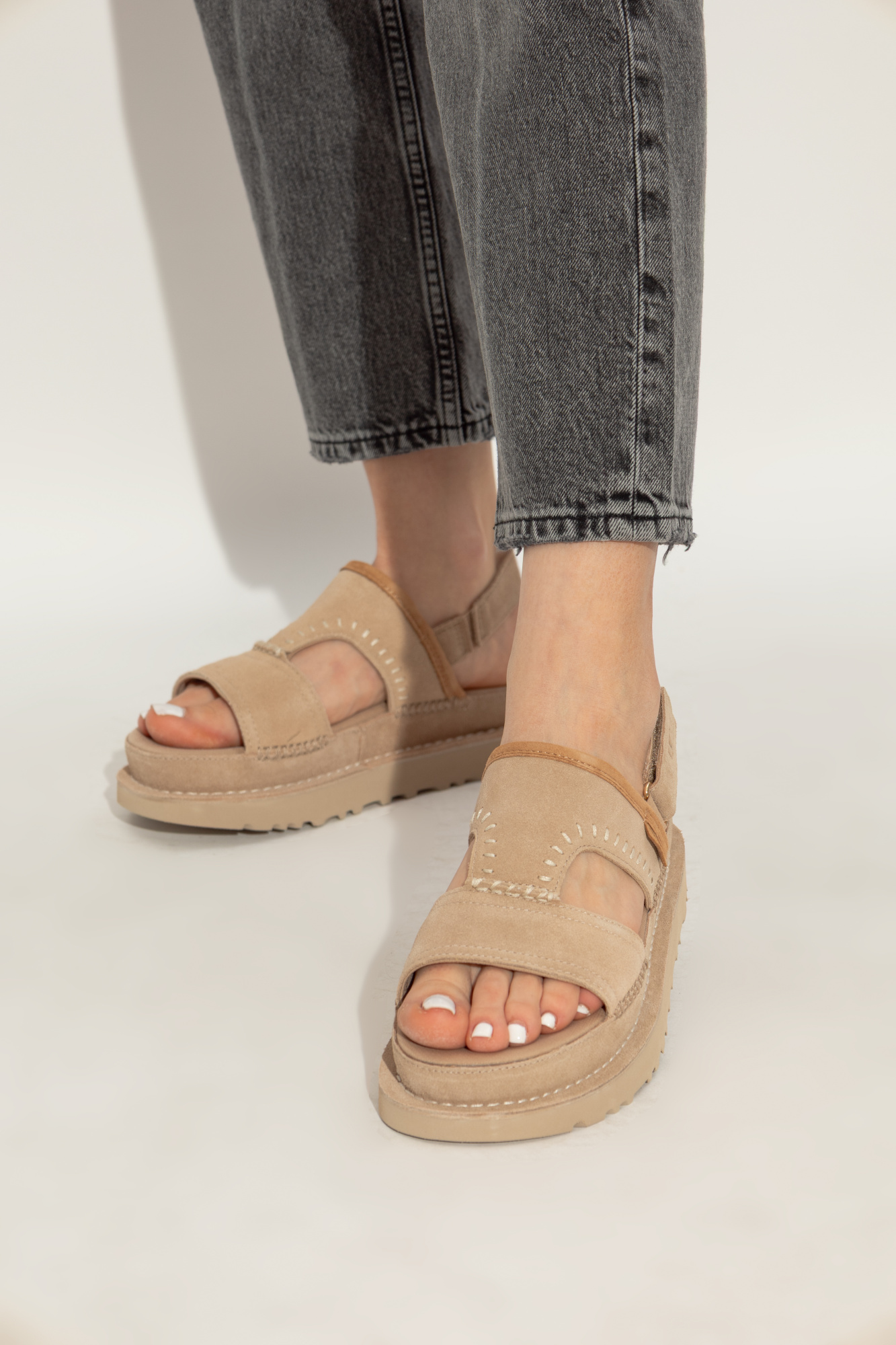 サンダル・ミュール UGG W Goldenstar Regenerate Sandals - UGG - Leather - Beige UGG™ Womens Sandals Goldenstar Regenerate